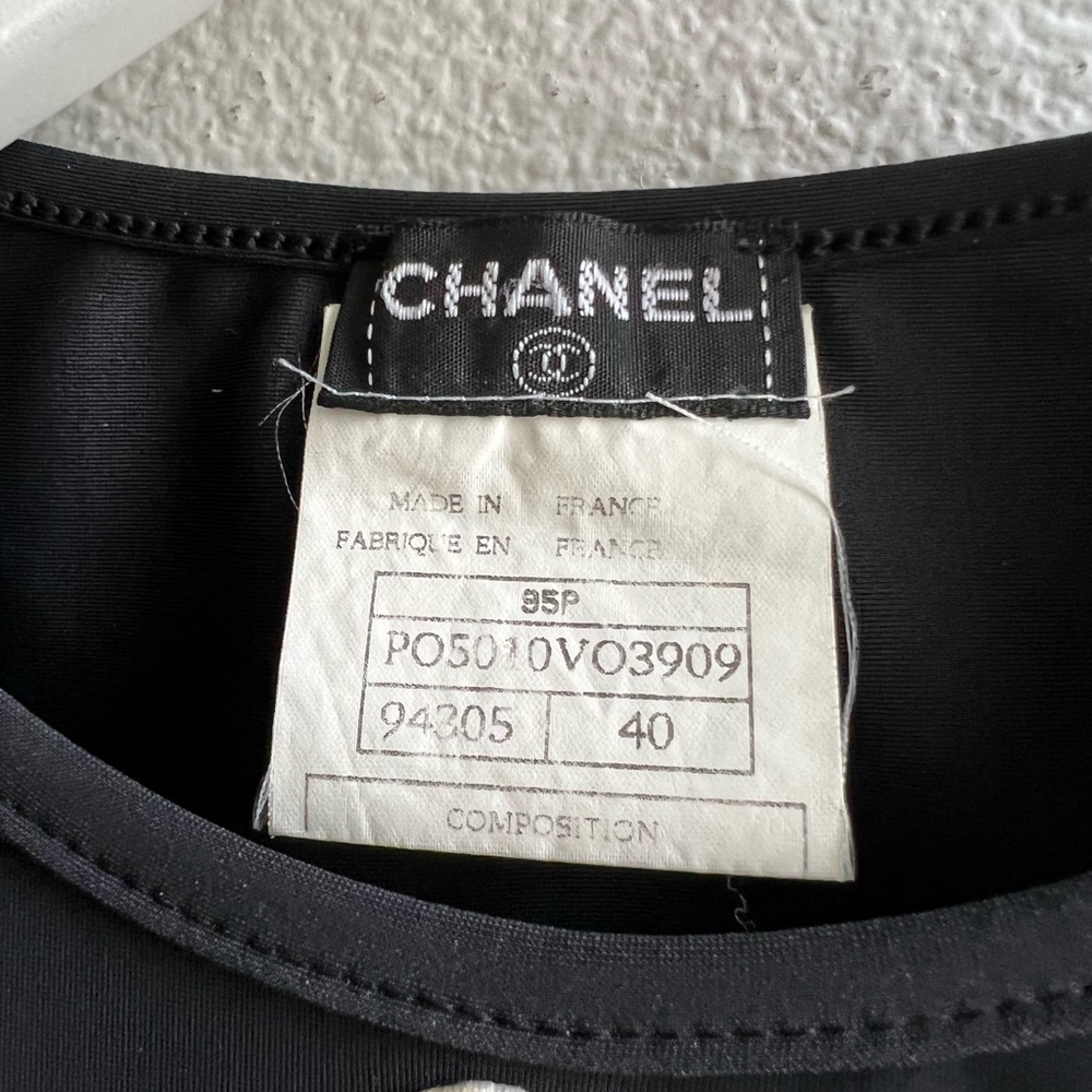 ❌SOLD❌Vintage Chanel Crop Top - Picture 4 of 8